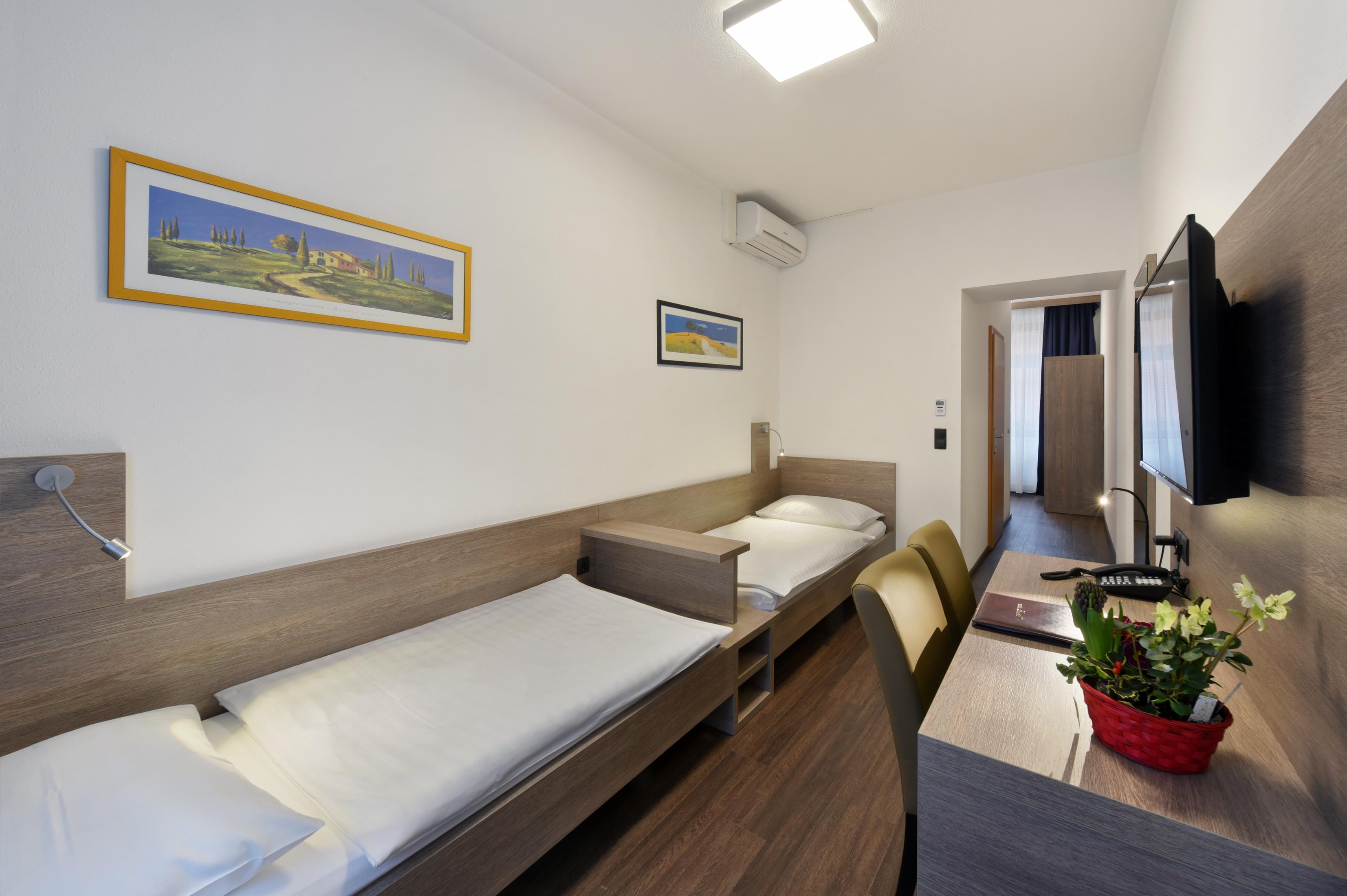 Hotel Lucia Wien Ngoại thất bức ảnh