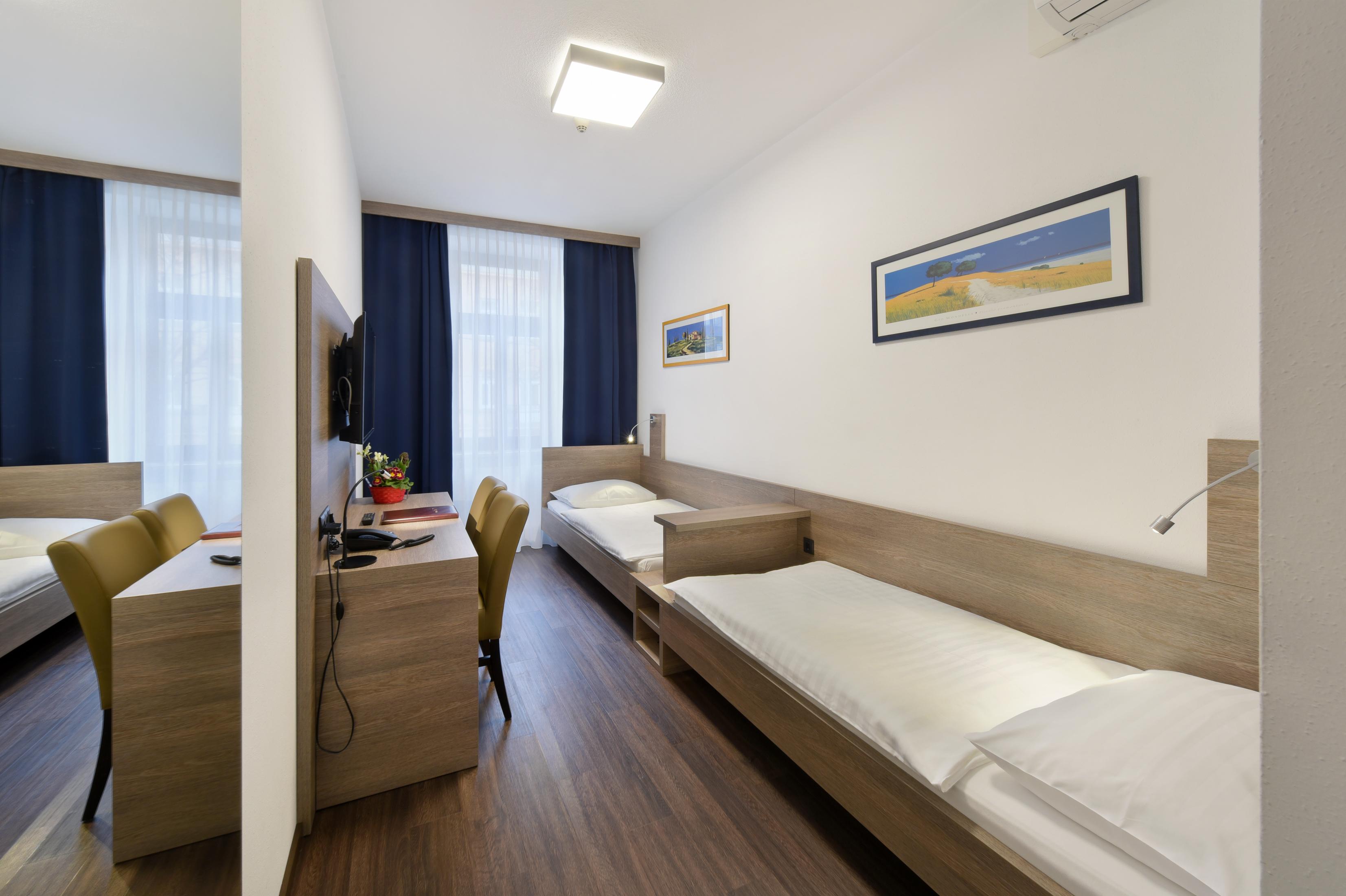 Hotel Lucia Wien Ngoại thất bức ảnh
