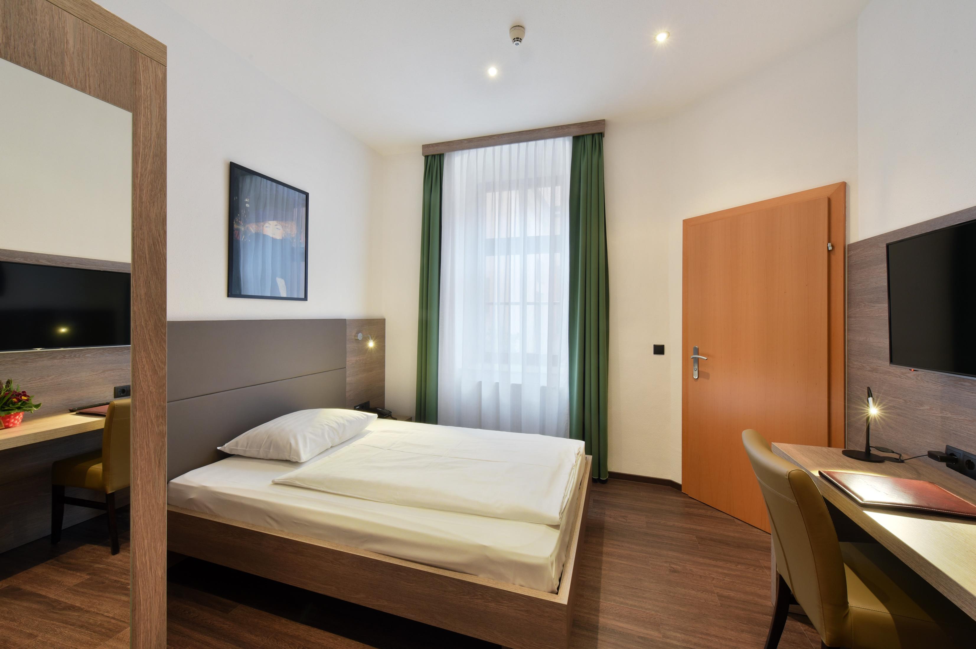 Hotel Lucia Wien Ngoại thất bức ảnh