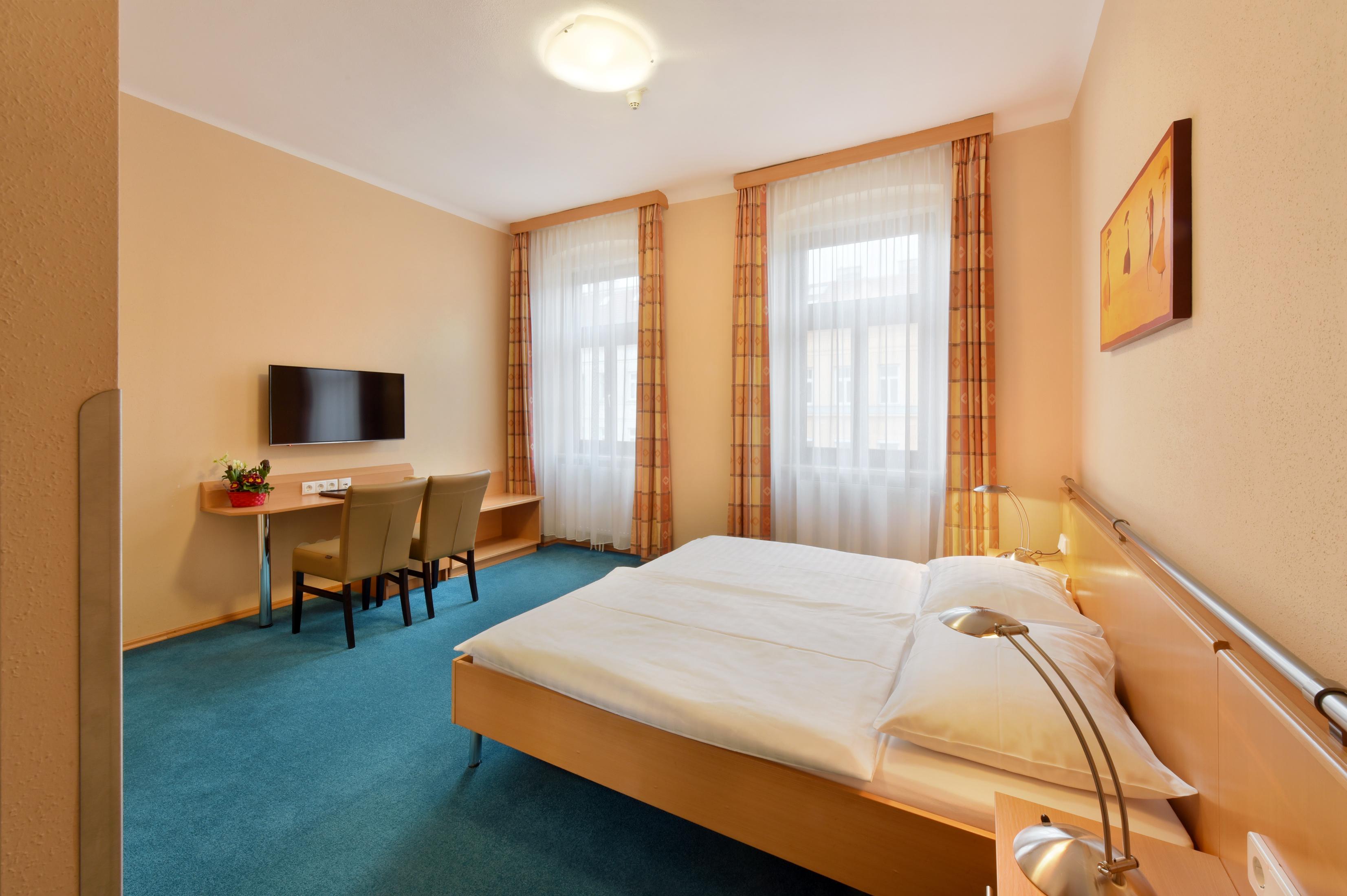 Hotel Lucia Wien Ngoại thất bức ảnh
