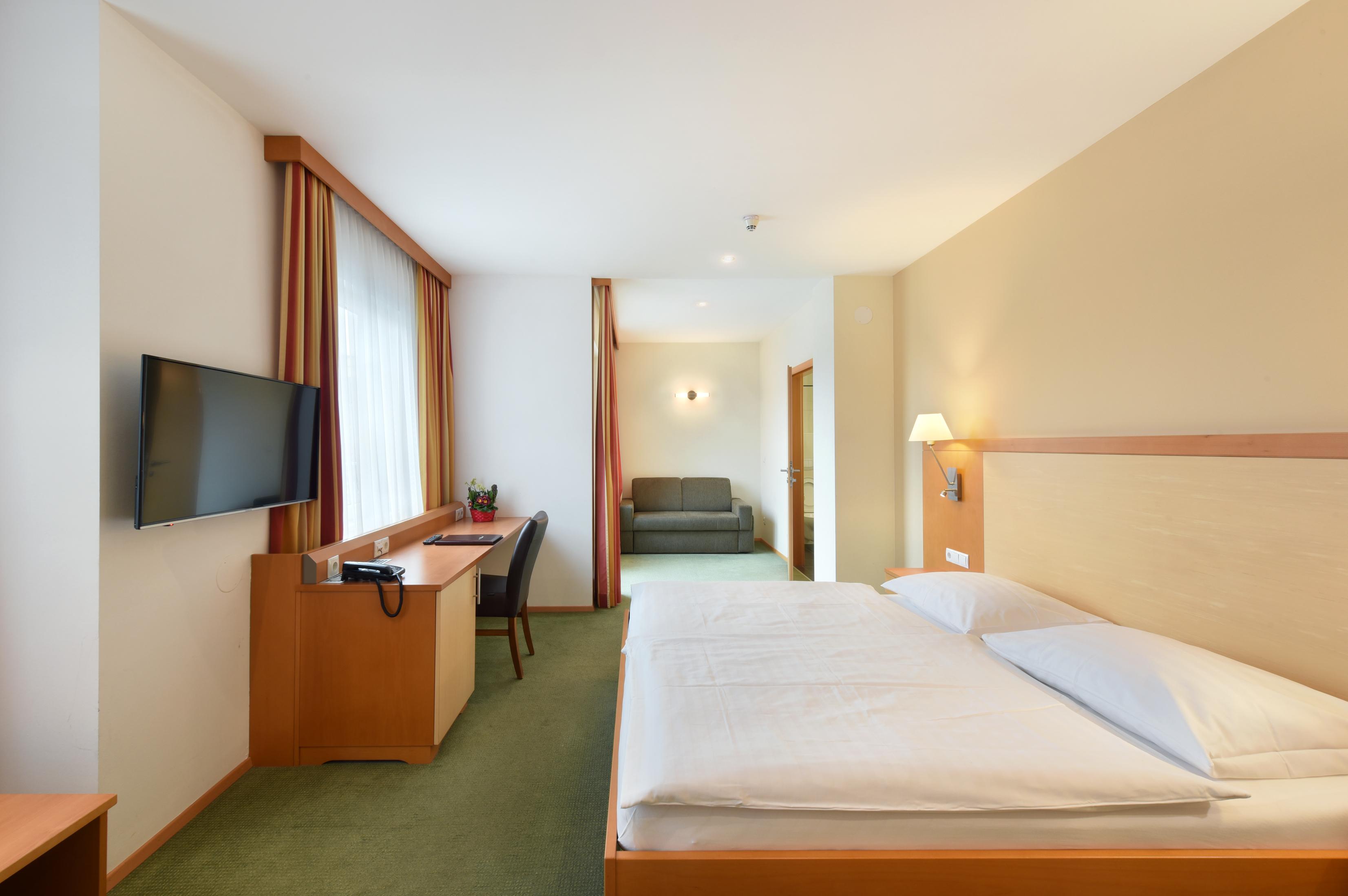 Hotel Lucia Wien Ngoại thất bức ảnh