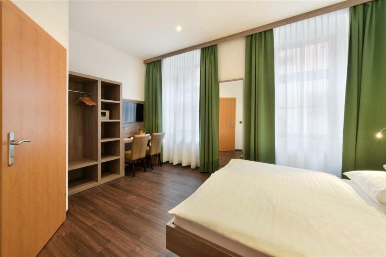 Hotel Lucia Wien Ngoại thất bức ảnh